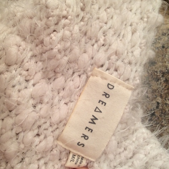 DREAMERS popcorn pullover. - Picture 4 of 8